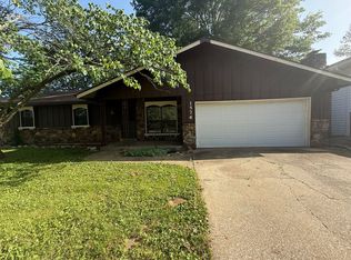 1576 E Walnut Lawn St, Springfield, MO 65804