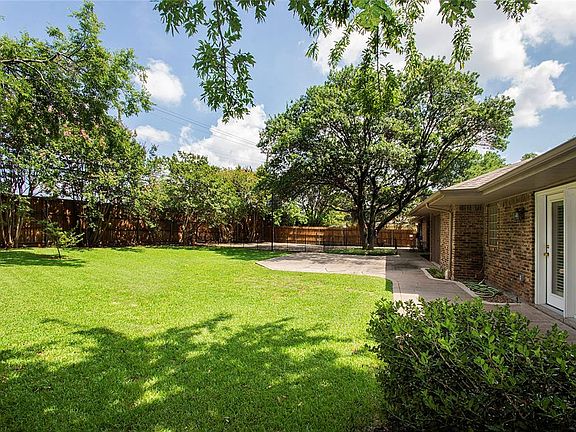 3rd image of 14154 Tanglewood Dr