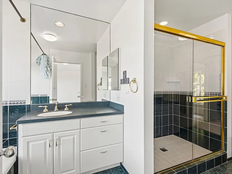 45 Graystone Ter — Photo 32