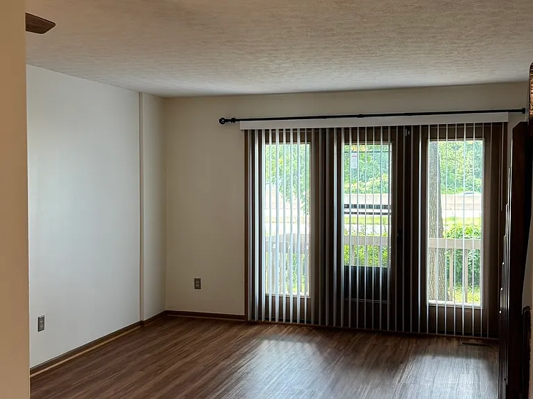1387 Orchard Park Dr — Photo 15