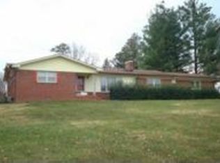 565 Meadowbrook Rd, Afton, TN 37616
