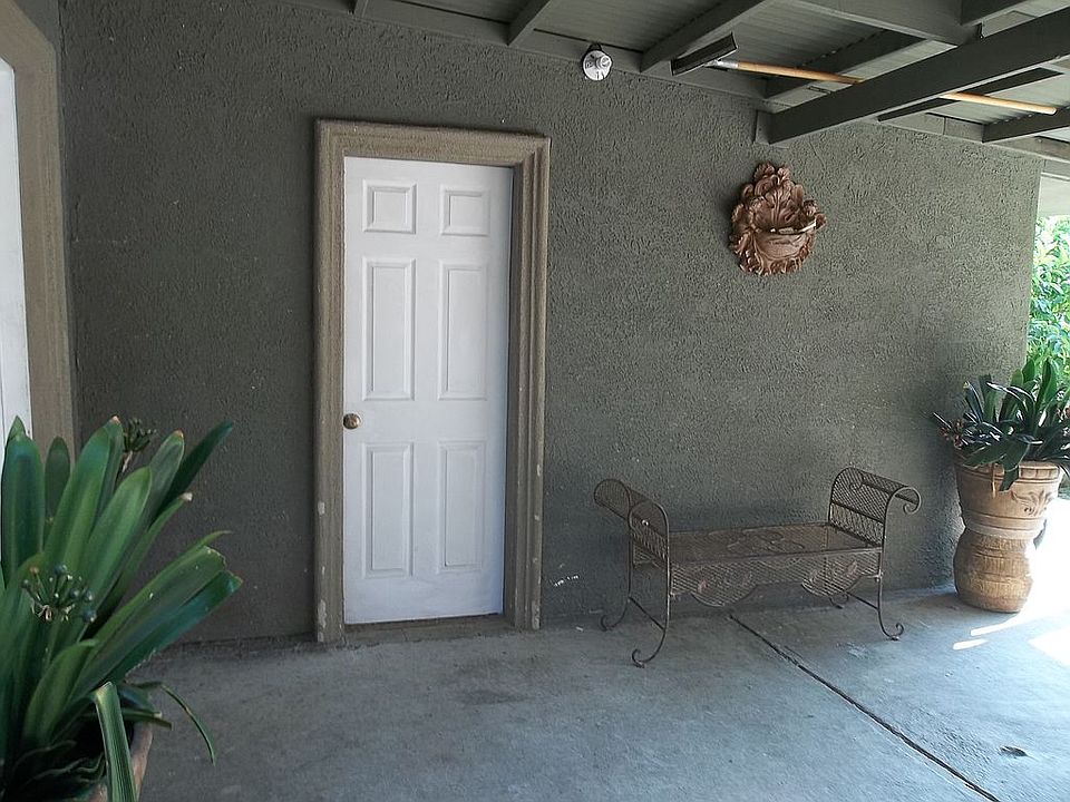 2nd image of 6861 Church St