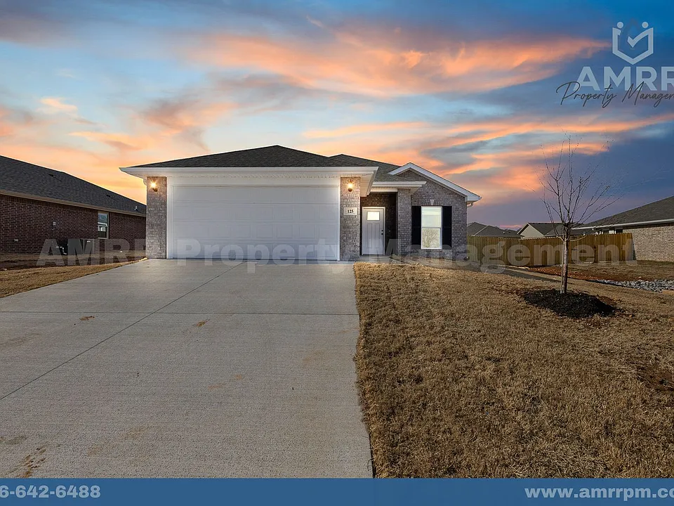 125 SW Vicki St