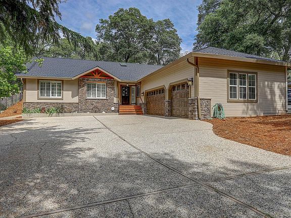 3rd image of 12420 Torrey Pines Dr