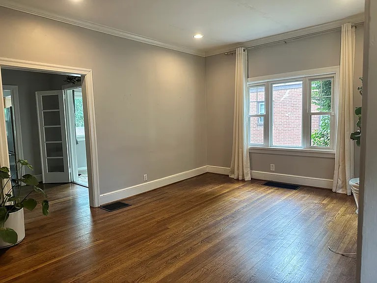 316 Coventry Rd — Photo 4