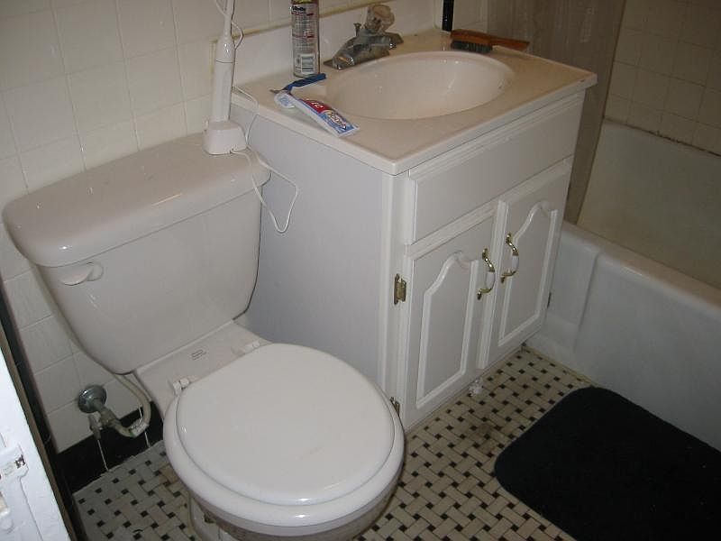 2nd image of 208 Winthrop Rd #A