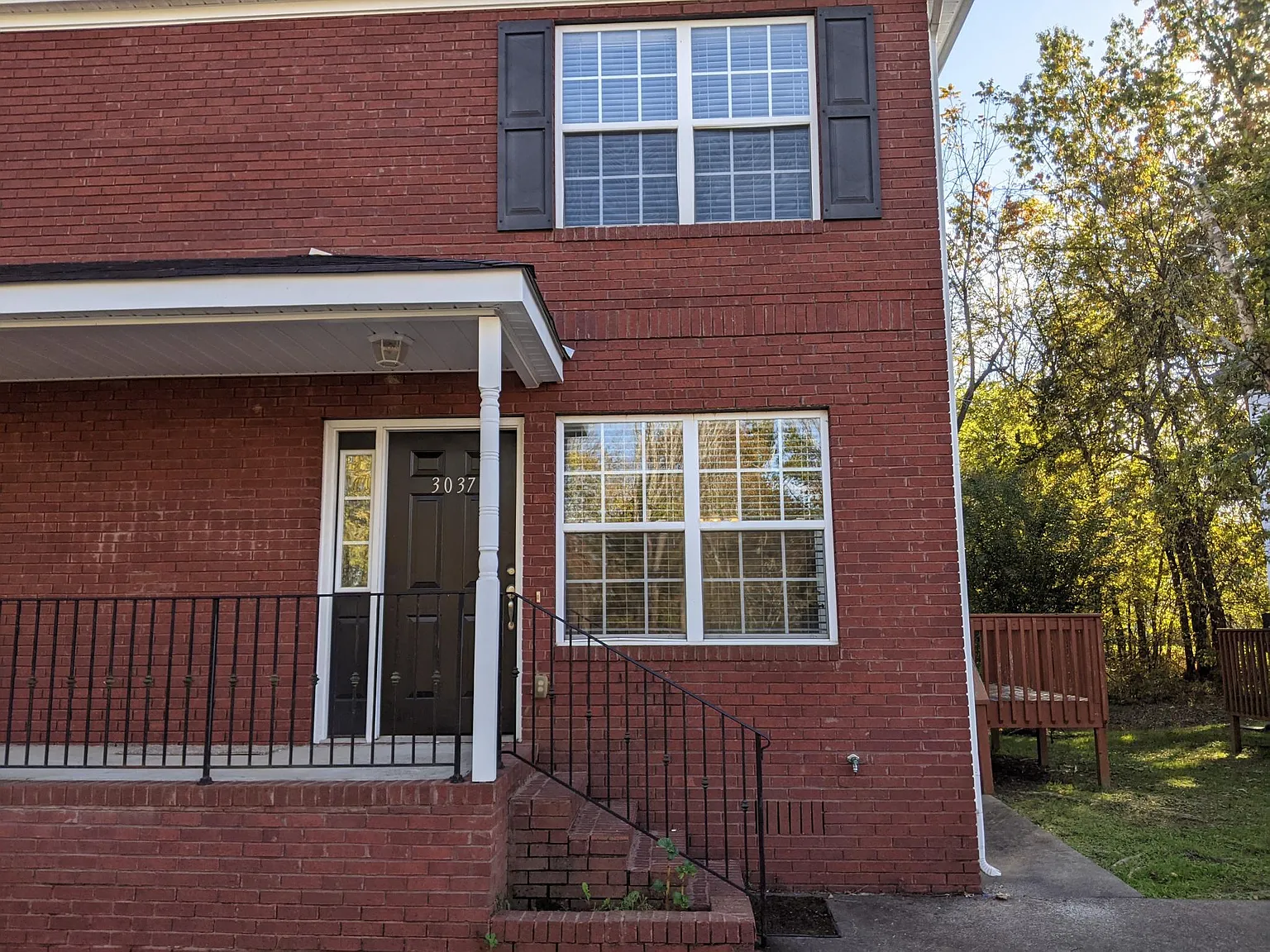3 bed, 1295 sqft, $1,400 — Photo 2