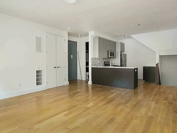 2nd image of 92 Meserole St APT 1A