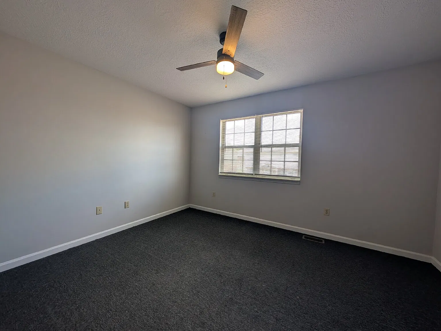 2 bed, 1.0 bath, $900 — Photo 1