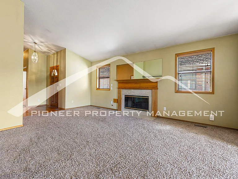 2924 Troxell Ave — Photo 7