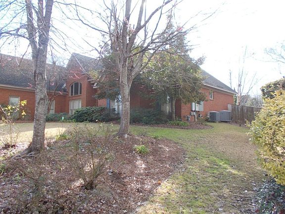 3rd image of 3019 Pinehurst Dr