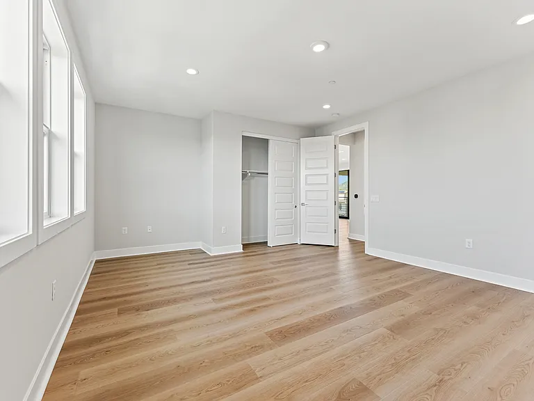 209 Stage — Photo 4