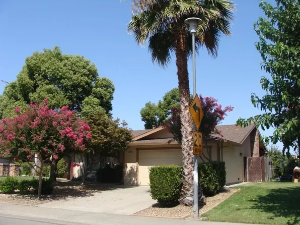 9419 Mira Del Rio Dr, Sacramento, CA 95827