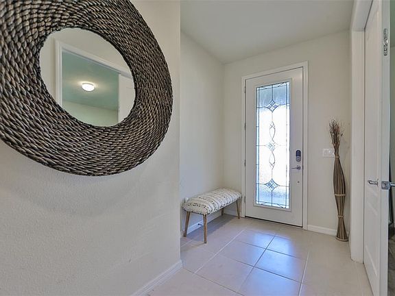 4th image of 10315 Malvasia Ave