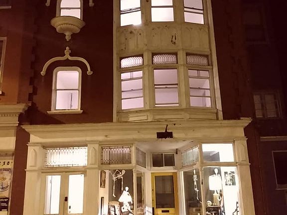 2nd image of 257 W King St