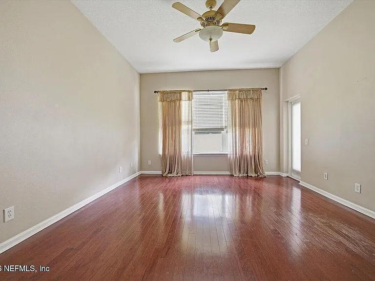 10642 Roundwood Glen Ct — Photo 14