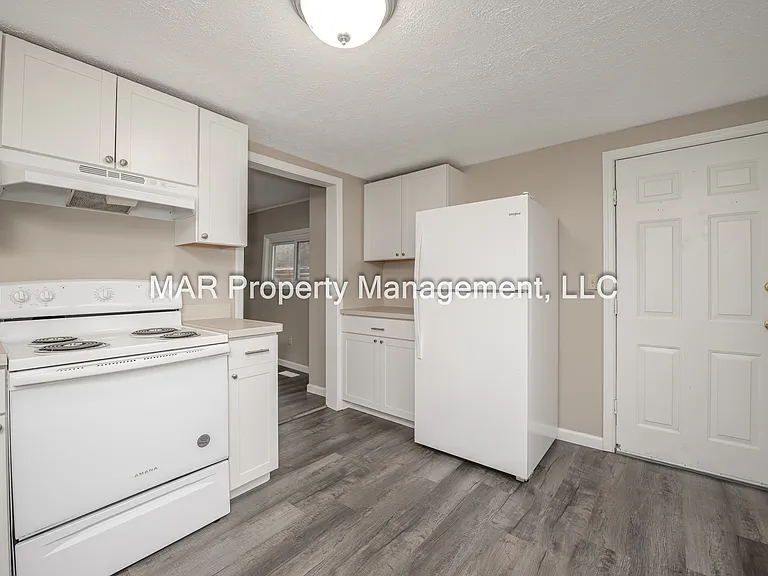 251 W Harris Ave — Photo 18