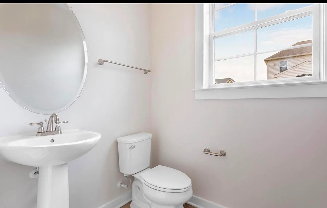 4 bed, 3.5 bath, 2755 sqft, $3,500 — Photo 2
