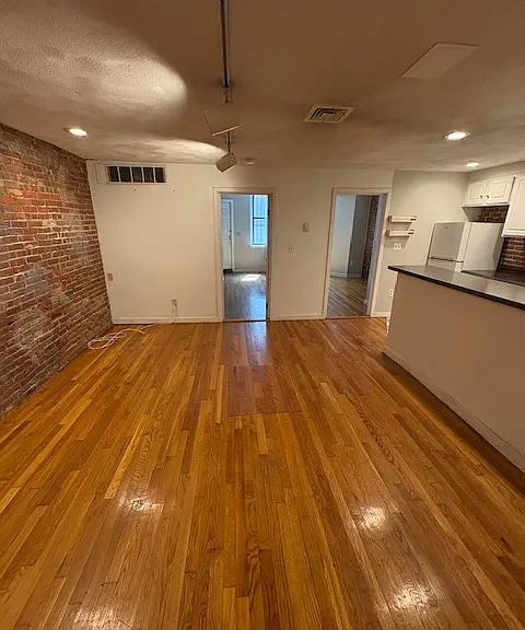 199 Beacon St — Photo 1