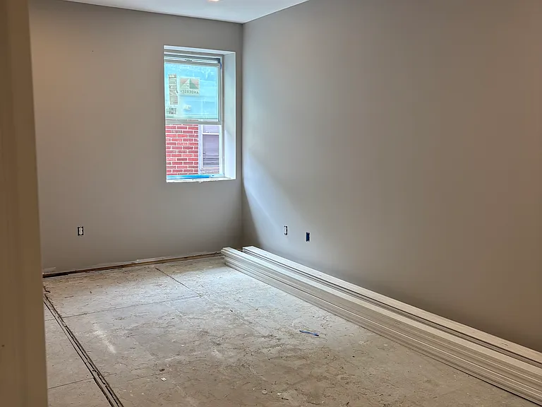 564 Main St — Photo 5