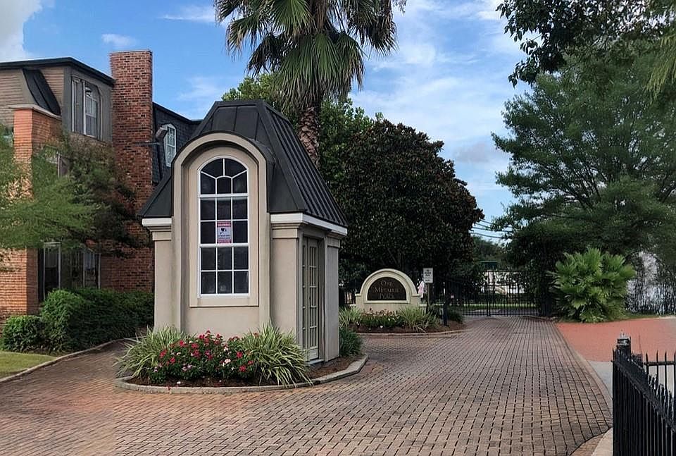 1st image of 2511 Metairie Lawn Dr #102