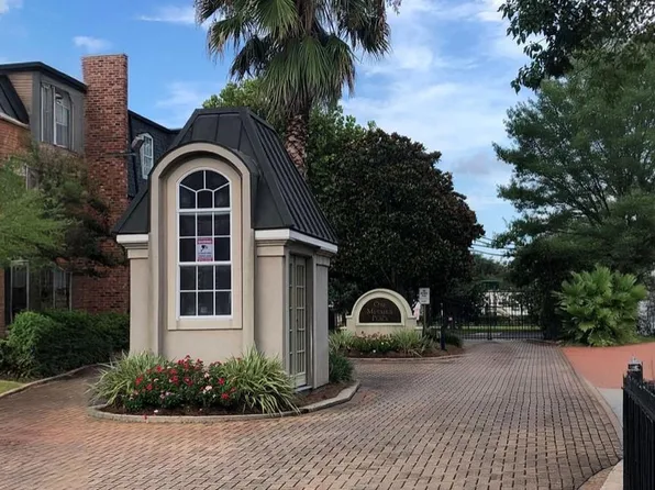 2511 Metairie Lawn Dr #102, Metairie, LA 70002
