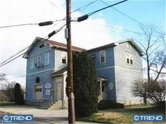 2nd image of 5 W Taunton Ave