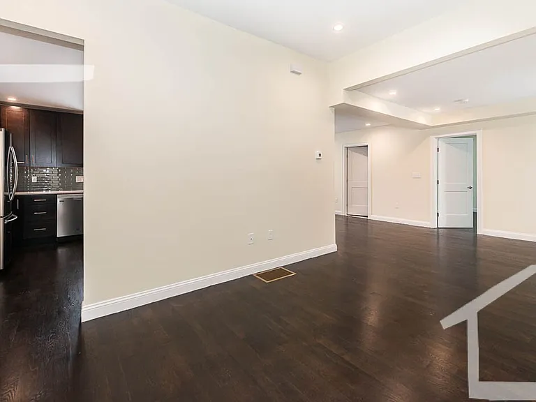 116 Jerome St #120 — Photo 9