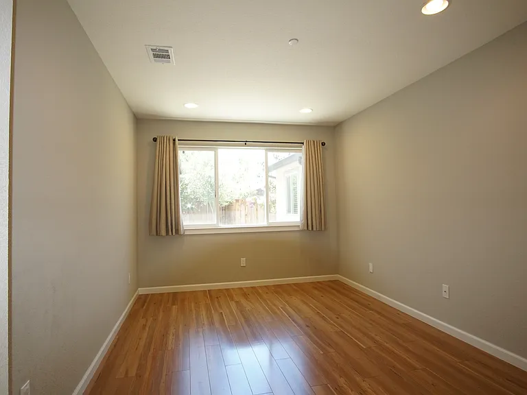 2498 Amaryl Dr — Photo 14
