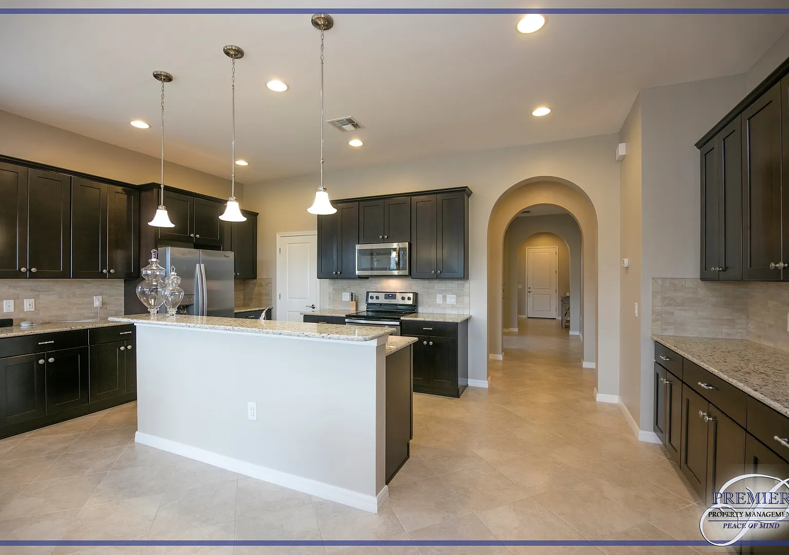 Beautiful Artesia Pool Home 4 Bdrm / 3 Bath — Photo 2