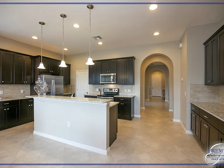1466 Artesia Dr W — Photo 2