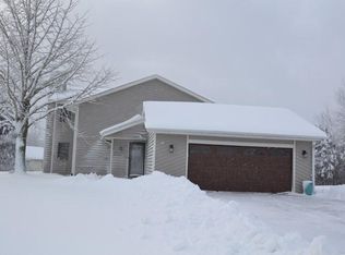 S104W20633 Cindy Dr, Muskego, WI 53150