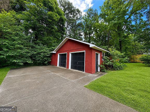 2nd image of 677 Bankshire Dr