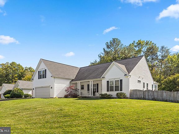 3rd image of 10202 Spring Creek Dr