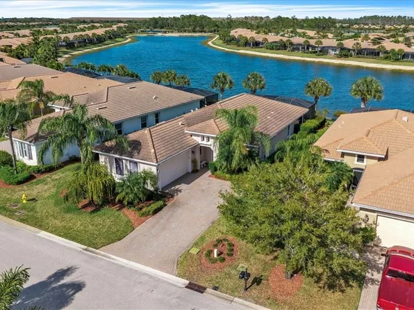 10555 Carena Cir, Fort Myers, FL 33913