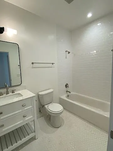 2418 Calle Real #C — Photo 3