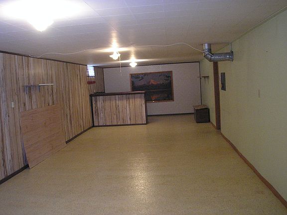 4th image of 230 W Boyd Ave