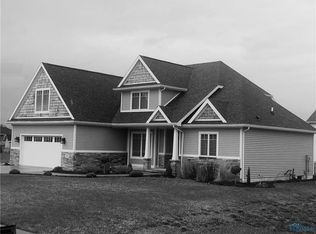 1238 Dakota Ct, Bowling Green, OH 43402