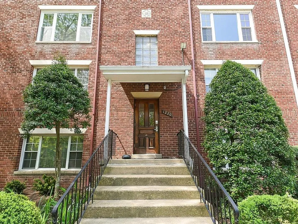1220 N Meade St #1