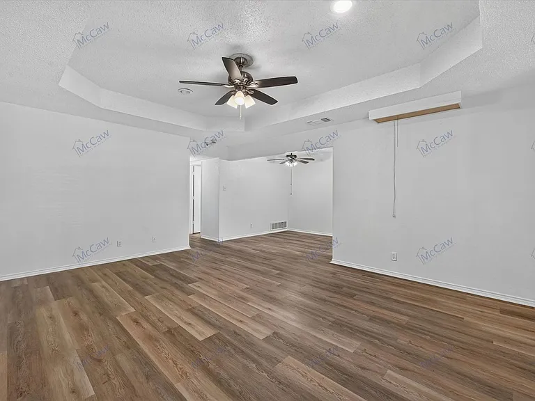 6706 S Creek Dr — Photo 4