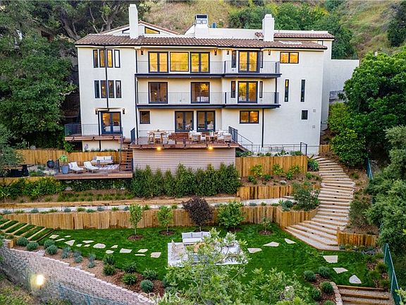 2nd image of 3636 Camino De La Cumbre