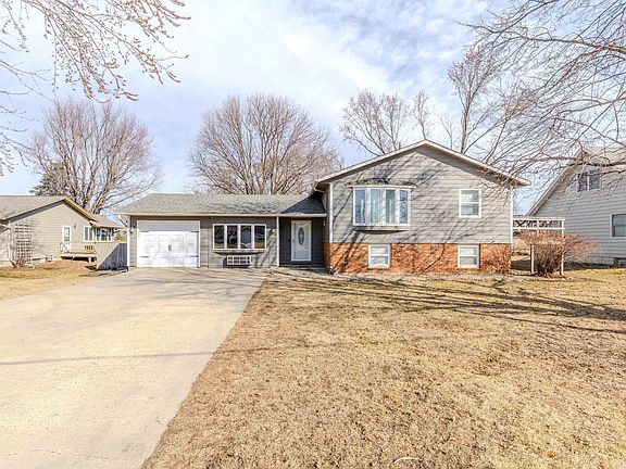 2nd image of 332 E 3rd St