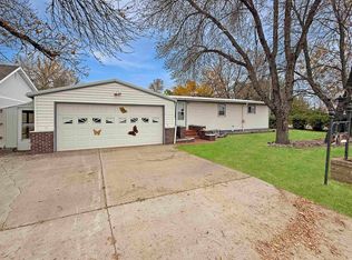121 37th Ave SE, Minot, ND 58701