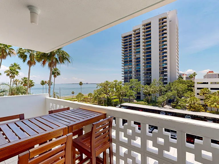 2401 Bayshore Blvd #502 — Photo 8
