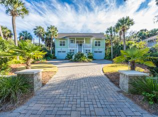 211 W Hudson Ave, Folly Beach, SC 29439