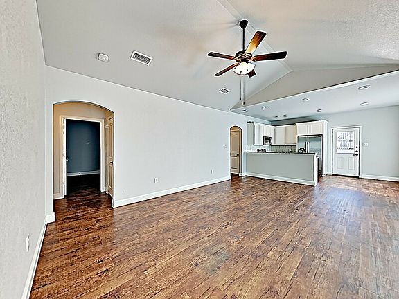 4th image of 807 Givens St