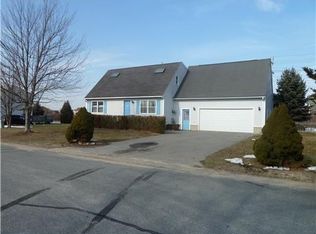 204 Pasture Farm Dr, Middletown, RI 02842