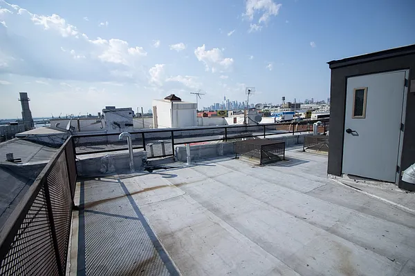 Rented by Lodger Corp | media 31