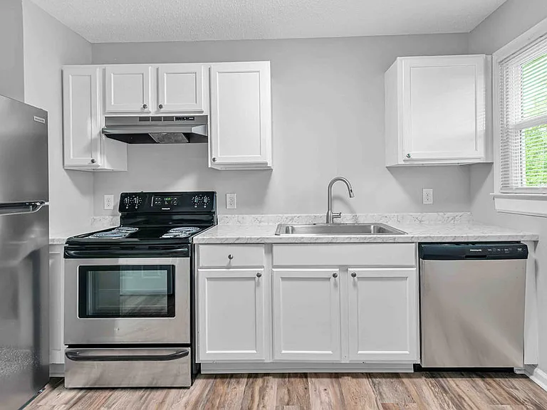 322 Starling St #1 — Photo 7