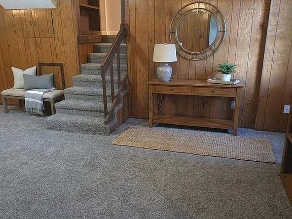 3rd image of 528 Gardner Rd NW